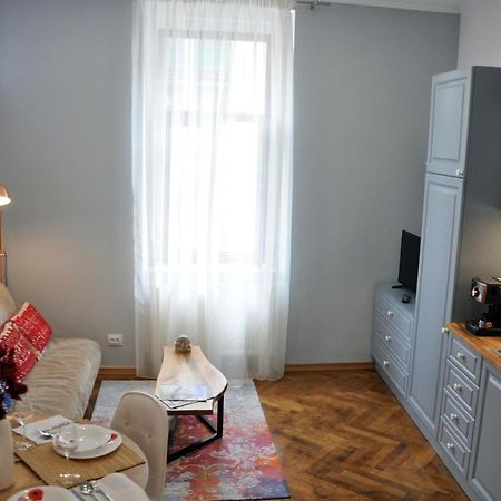 Black Gate - 2 Bedroom Apartment In The Heart Of Old Town With Free Private Secured Parking Braszów Zewnętrze zdjęcie